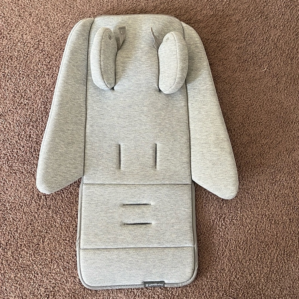 Uppababy infant insert for stroller. Used only two months in the Cruz stroller.